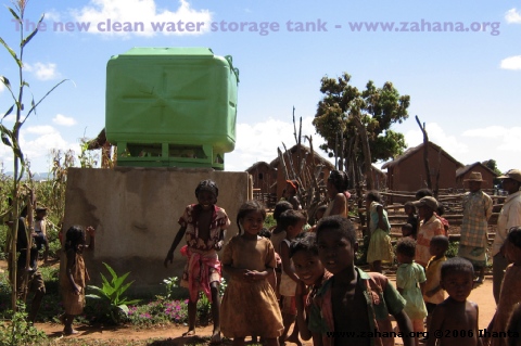 Green_water_storage_Tank_in_Fiadanana_Madagascar_in_Fiadanana_Madagascar
