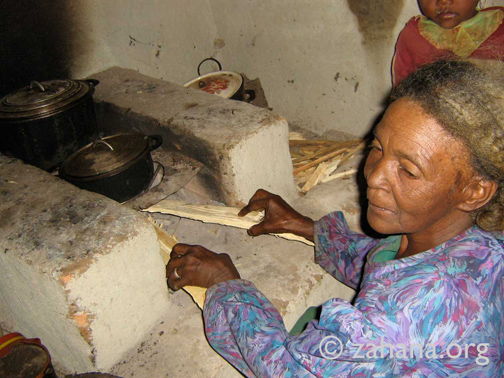 Teaching how to build and impoved cookstove in Madagascar
