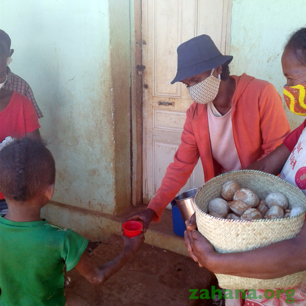 Mofo gasy as schoool food in Madagascar- Zahana.org